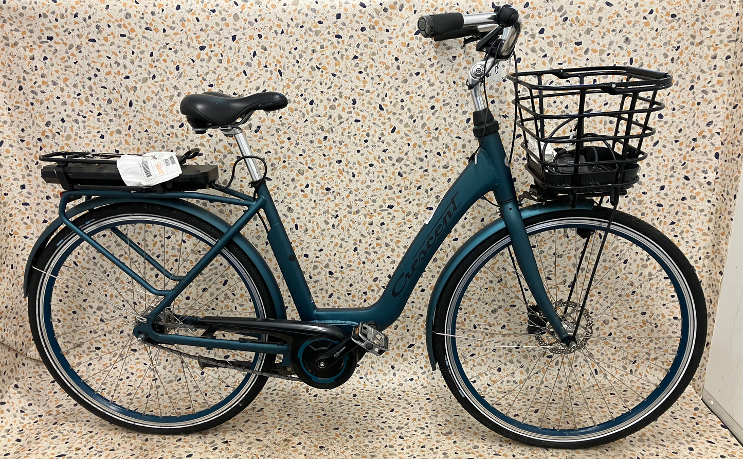 #1020 Crescent Elina, 28"