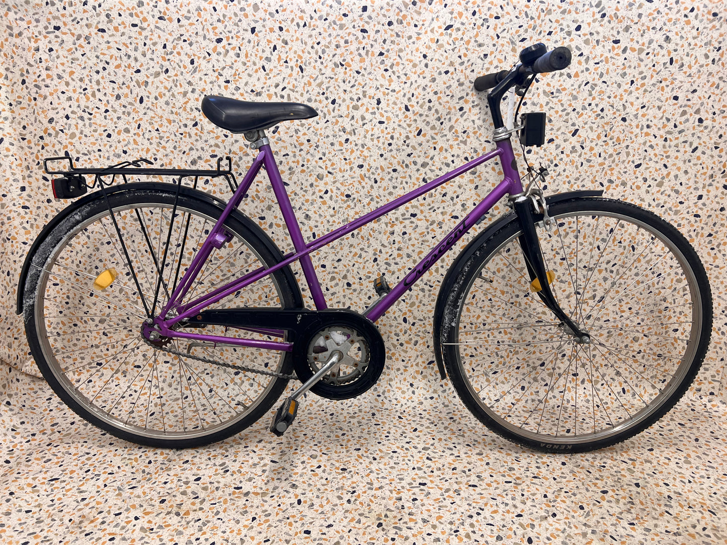 Crescent City, 28"