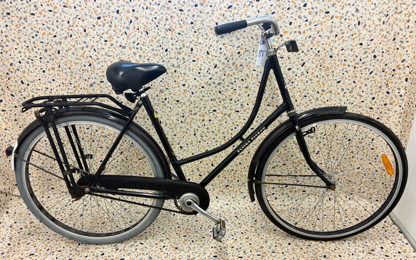 Flying Pigeon, 28”