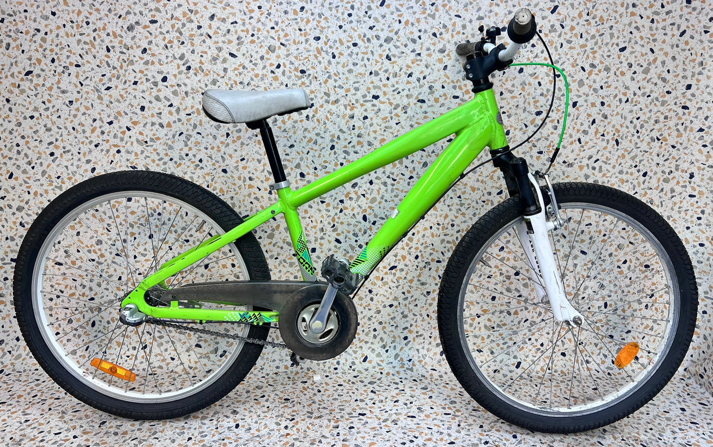 Crescent Torn, 24", 3 vxl